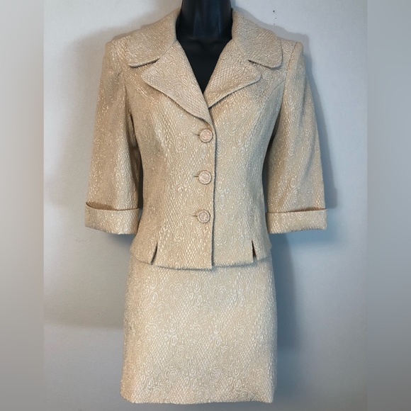 Like New Rare Vintage Bebe Fitted Stretch Jacquard Jacket/Mini in Champagne - XS - Picture 2 of 7
